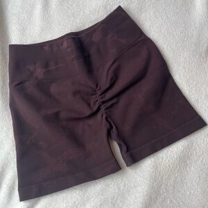 Aurola Seamless Scrunch Shorts- Brown Camo